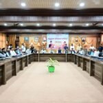 मुख्यमंत्री धामी ने जिला पंचायत सभागार, चंपावत में प्रबुद्ध नागरिकों एवं वरिष्ठजनों के साथ संवाद किया   