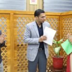 डीएम सविन बंसल के निर्देश पर खसरा 301, 302 और 303 से अवैध कब्जा हटाया गया, भूखंड संख्या-29 सहित संबंधित प्लॉट लाभार्थियों को दिलाए गए