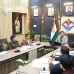 जिलाधिकारी सविन बंसल ने स्वास्थ्य विभाग को पर्याप्त संख्या में चिकित्सकों की टीम, पैरामेडिकल स्टाफ, एंबुलेंस एवं टेस्टिंग किट की उपलब्धता सुनिश्चित करने तथा आवश्यक स्वास्थ्य परामर्श (हेल्थ एडवाइजरी) जारी करने के निर्देश दिए