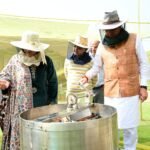 मुख्यमंत्री धामी ने कहा कि उत्तराखण्ड में मौन पालन की अपार संभावनाएं हैं