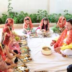 मुख्यमंत्री धामी ने पारंपरिक रीति-रिवाजों के अनुसार कन्याओं को भोजन कराया तथा उनका आशीर्वाद प्राप्त किया