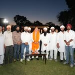 मुख्यमंत्री धामी ने कहा कि प्रधानमंत्री नरेंद्र मोदी के नेतृत्व में केंद्र सरकार ने सिख समुदाय के सम्मान और सुविधा के लिए अनेक महत्वपूर्ण और ऐतिहासिक निर्णय लिए हैं