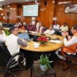 मुख्यमंत्री धामी ने अधिकारियों को निर्देश दिए कि आर्यभट्ट, ब्रह्मगुप्त और वराहमिहिर जैसे महान विद्वानों के योगदान को शोध और शिक्षा से जोड़ा जाए।